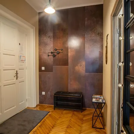 Belvarosi 'bronze' Apartment Miskolc